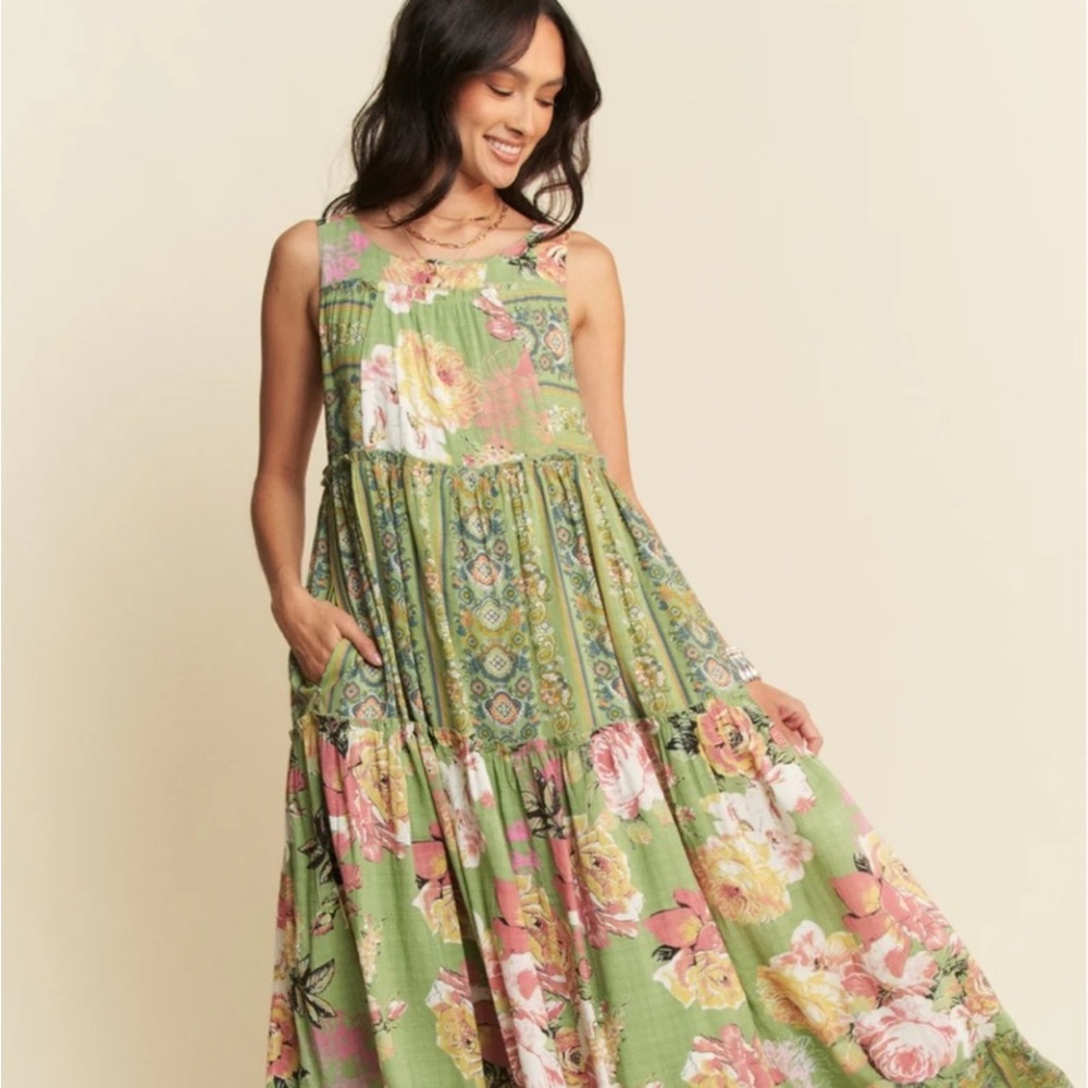 DAVI & DANI Boho Green Pink Tiered Maxi Floral Sundress - BNWT- Size M